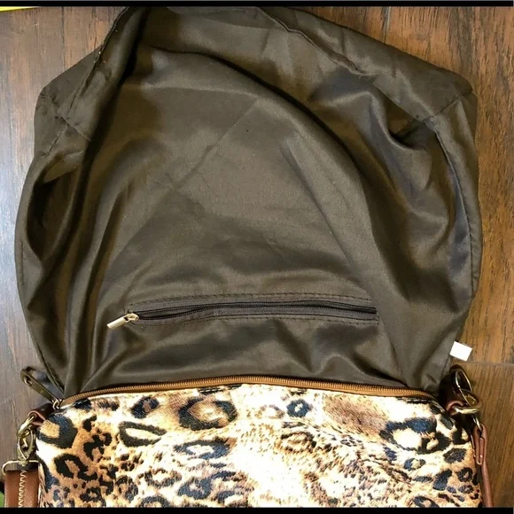 CABRELLI & Co CROSSBODY Leopard Crossbody in Khaki animal print bag. New - Picture 5 of 9